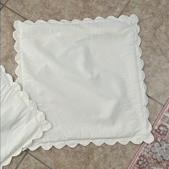 Zara Home Scalloped Pillow Covers - Picture 2 of 8